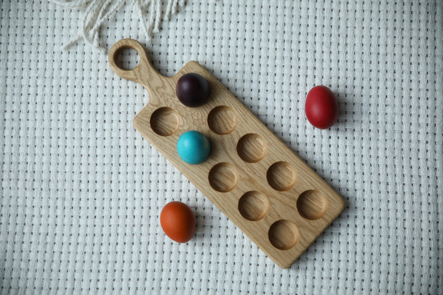 Wooden-Easter-egg-holder-perfect-for-displaying-and-decorating-eggs