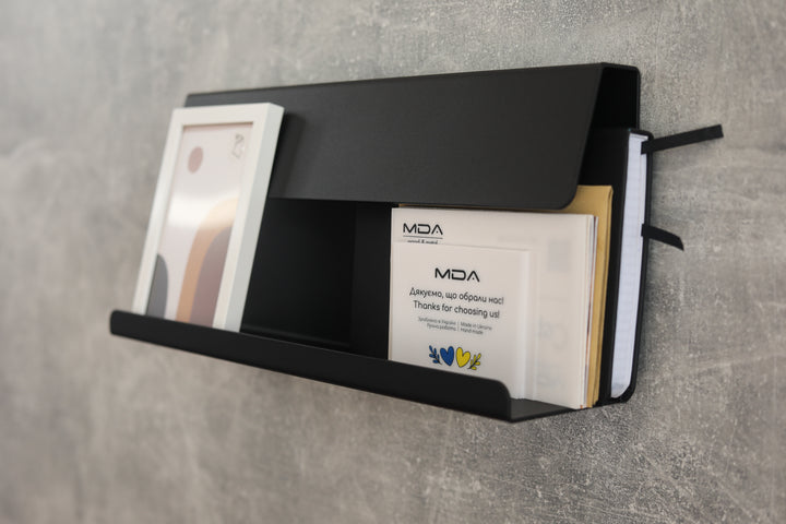 Clean-lines-and-natural-materials-make-this-key-holder-a-stylish-piece-of-home-decor