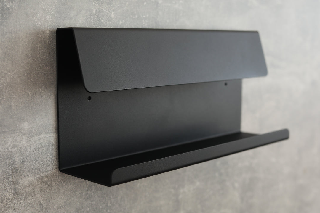 Clean-lines-and-natural-materials-make-this-key-holder-a-stylish-piece-of-home-decor