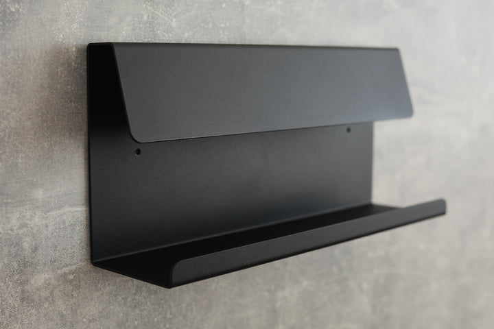 Clean-lines-and-natural-materials-make-this-key-holder-a-stylish-piece-of-home-decor