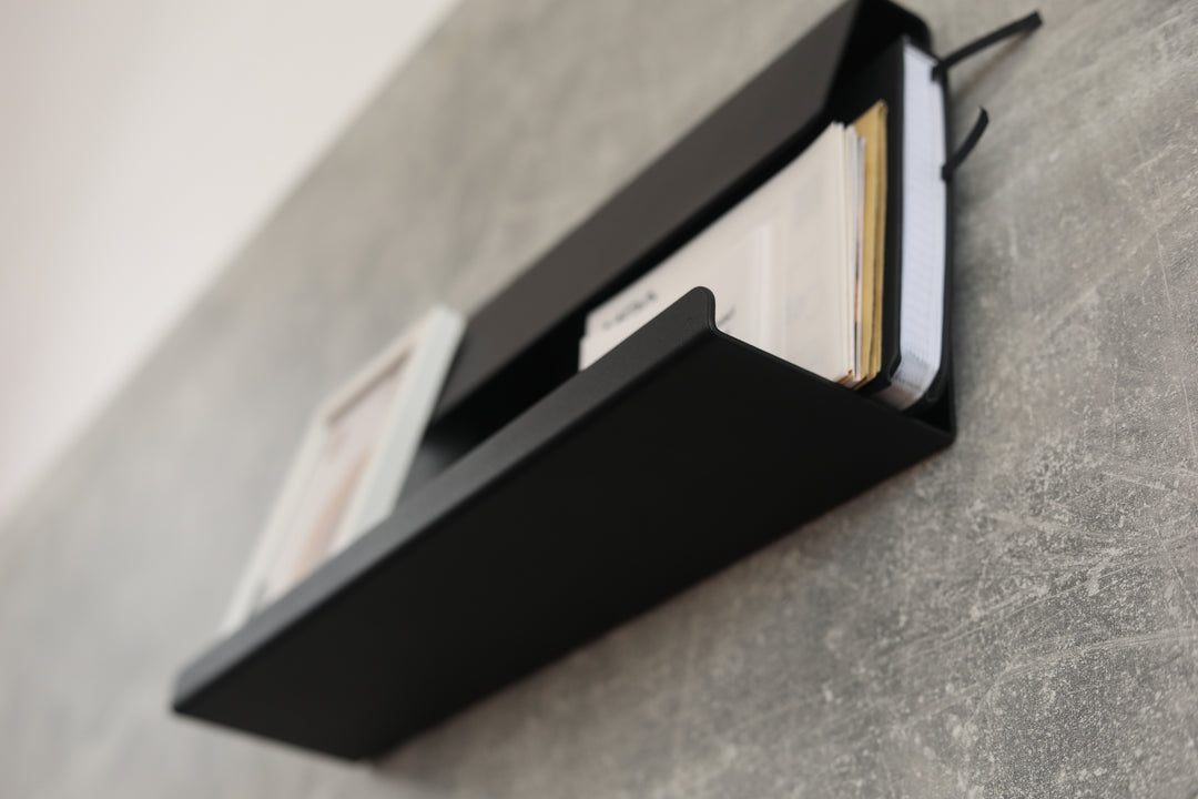 Clean-lines-and-natural-materials-make-this-key-holder-a-stylish-piece-of-home-decor