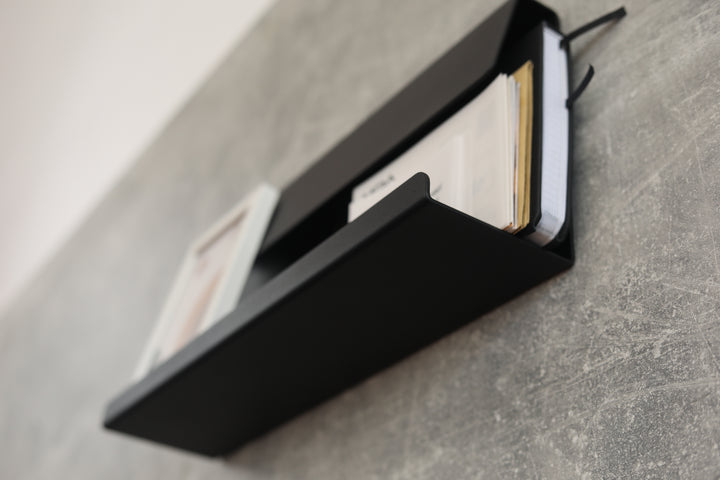 Clean-lines-and-natural-materials-make-this-key-holder-a-stylish-piece-of-home-decor