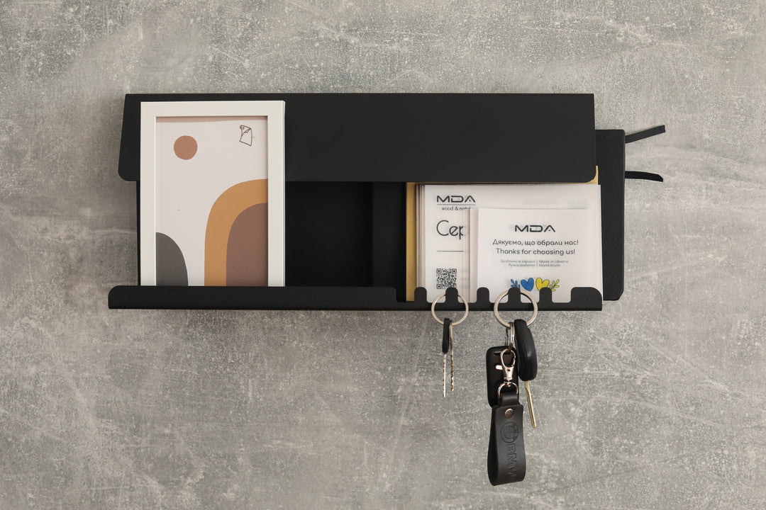 Keeping-your-keys-organized-and-easily-accessible-for-entryways-offices-or-small-apartments