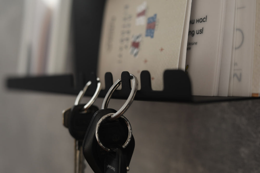 Keeping-your-keys-organized-and-easily-accessible-for-entryways-offices-or-small-apartments