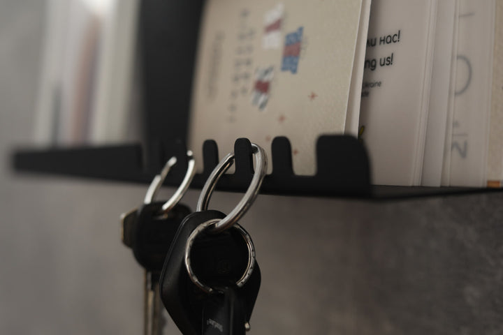 Keeping-your-keys-organized-and-easily-accessible-for-entryways-offices-or-small-apartments