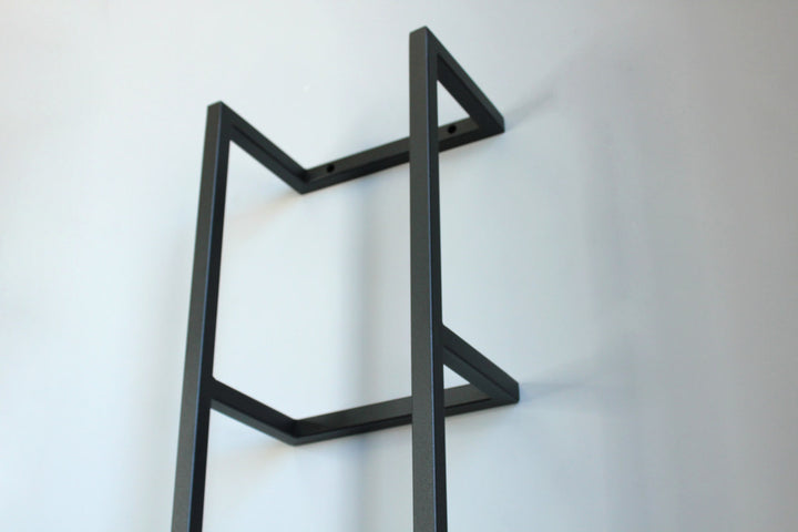 Minimalist-Wall-Mounted-Bathroom-Shelf-Stylish-metal-shelf for-bathroom-storage-and-decor