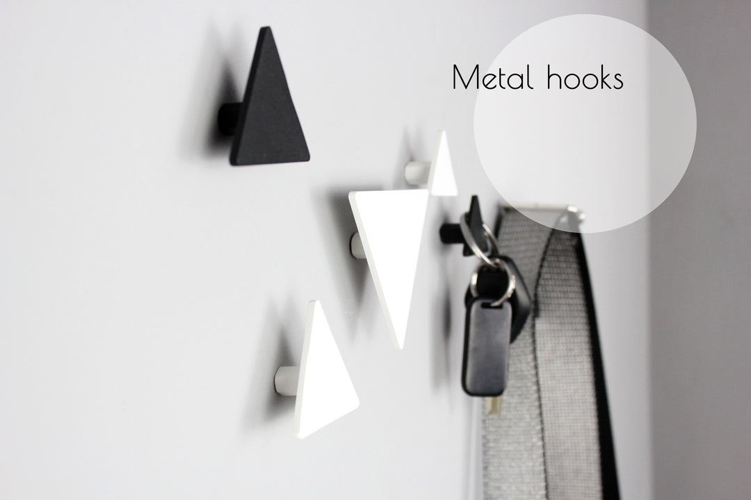 Metal-wall-hooks-that-combine-aesthetics-and-practicality-for-an-organized-space