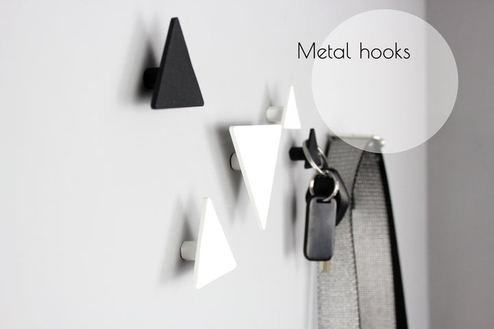 Metal-wall-hooks-that-combine-aesthetics-and-practicality-for-an-organized-space