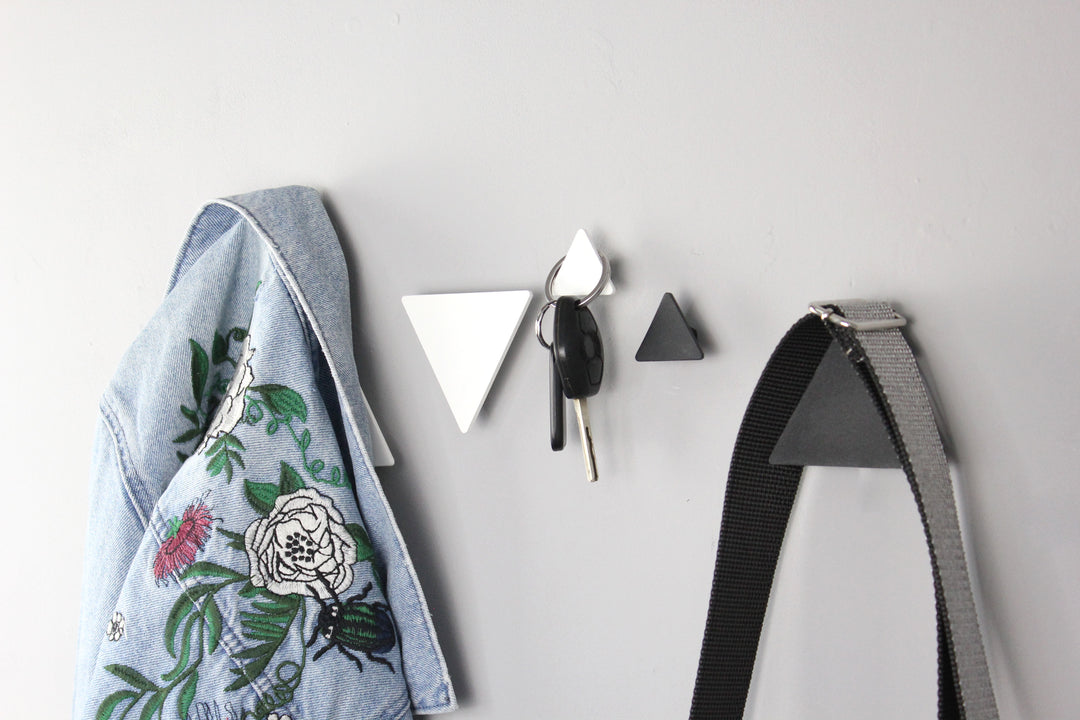 Metal-wall-hooks-that-combine-aesthetics-and-practicality-for-an-organized-space