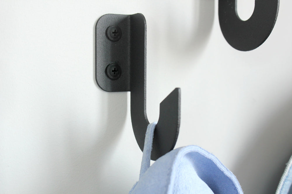 decorative-metal-hook-spiral-shape-for-your-interrior