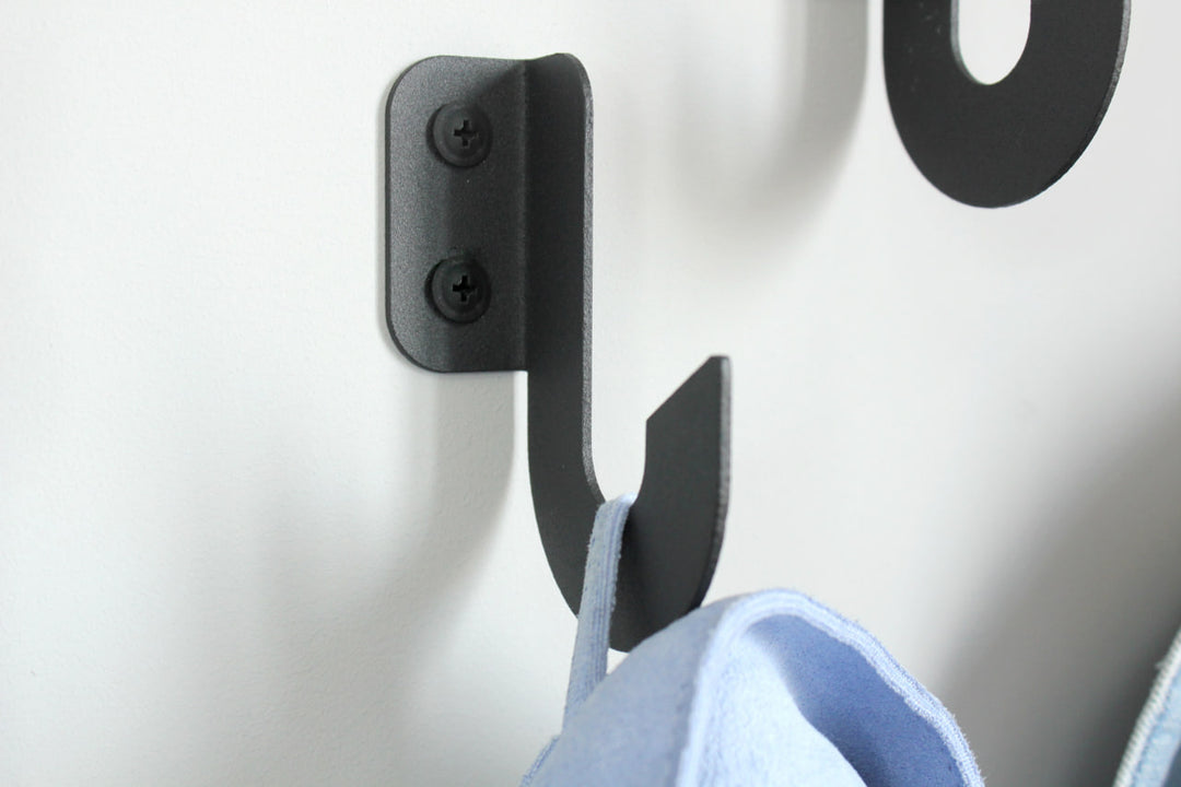 decorative-metal-hook-spiral-shape-for-your-interrior